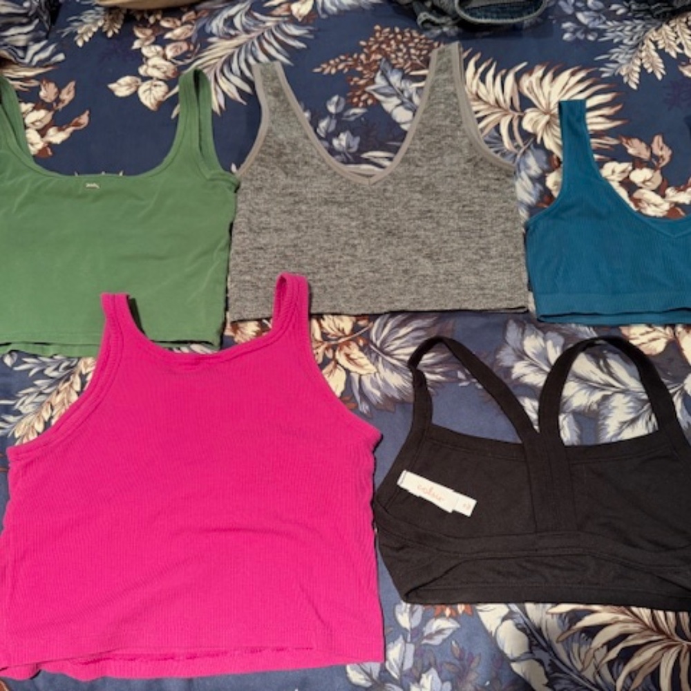 Crop tops - Picture 2 of 4